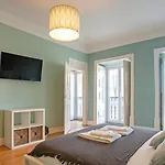 Peaceful 2Bedrooms W Patio In Lisbon